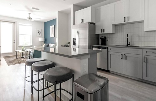Springfield Apartment | Landing at Corner on Main - 1 Bedroom in Spring.