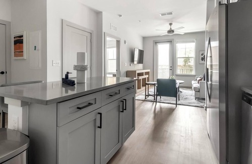 Springfield Apartment | Landing at Corner on Main - 1 Bedroom in Spring.