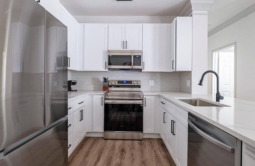 Montrose Apartment | Landing at Cortland River Oaks - 2 Bedrooms in Montrose