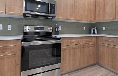 Florida Center Apartment | Landing at Deseo Grande - 1 Bedroom in Southwes.