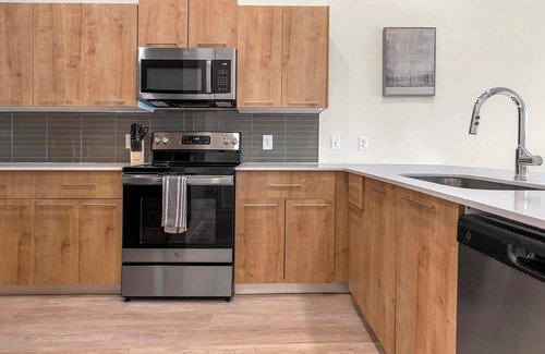 Florida Center Apartment | Landing at Deseo Grande - 1 Bedroom in Southwes.