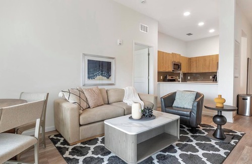 Florida Center Apartment | Landing at Deseo Grande - 2 Bedrooms in Southwe.