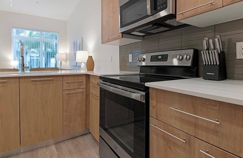 Florida Center Apartment | Landing at Deseo Grande - 1 Bedroom in Southwes.