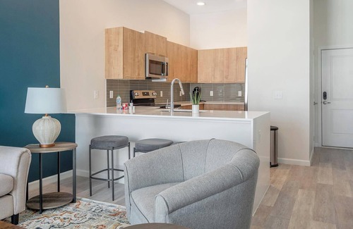 Florida Center Apartment | Landing at Deseo Grande - 1 Bedroom in Southwes.