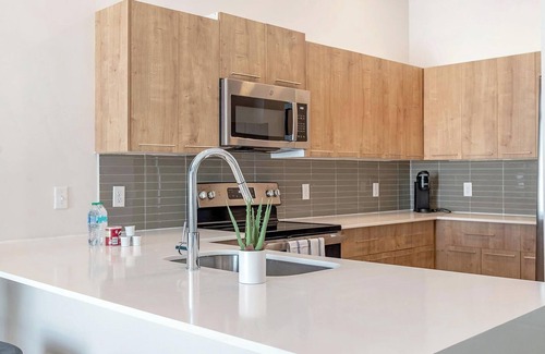 Florida Center Apartment | Landing at Deseo Grande - 1 Bedroom in Southwes.