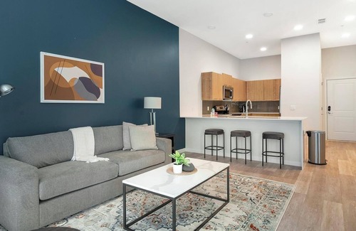 Florida Center Apartment | Landing at Deseo Grande - 2 Bedrooms in Southwe.