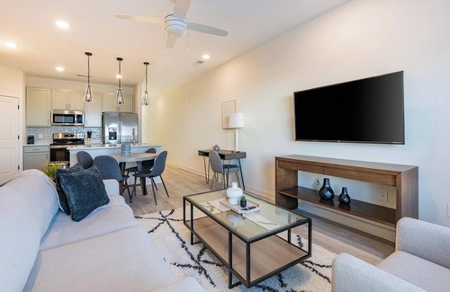 Wilmington Apartment | Landing at Encore at Westgate - 3 Bedrooms in W.