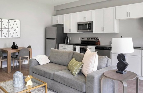 Nashville Apartment | Landing at Fifty Forty Flats - 1 Bedroom in Len.