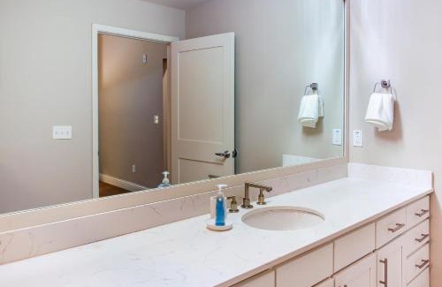 Brady Arts District Apartment | Landing at Flats on Archer - Tulsa