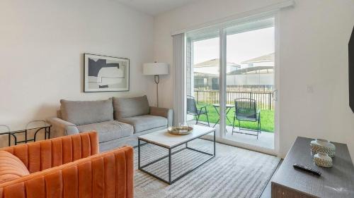 Davenport Apartment | Landing at Florence Villa - Four Corners