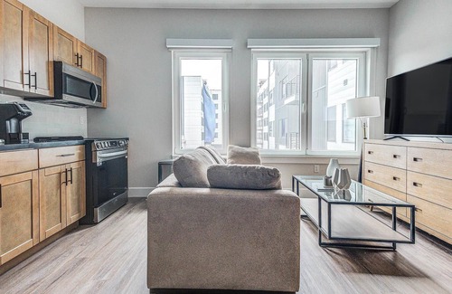 Kensington Apartment | Landing at Hagert and York - Studio in East Ken.