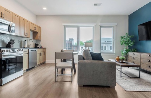 Kensington Apartment | Landing at Hagert and York - Studio in East Ken.