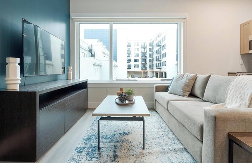 Kensington Apartment | Landing at Hagert and York - Studio in East Ken.