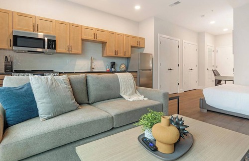 Kensington Apartment | Landing at Hagert and York - Studio in East Ken.