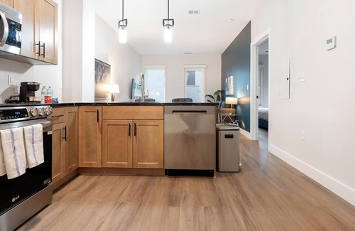 Kensington Apartment | Landing at Hagert and York - 1 Bedroom in East .
