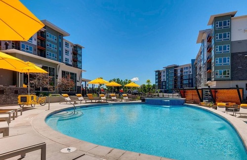 Indian Creek Apartment | Landing at High Line Pointe - 2 Bedrooms in Ind.
