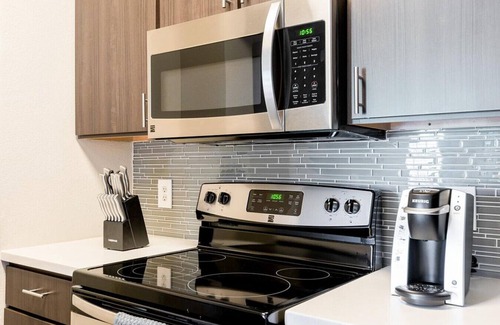 Cedar Park Apartment | Landing at Lakeline Parmer Lane - 1 Bedroom in Downtown Austin
