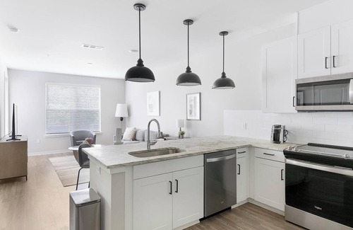 Huntsville Apartment | Landing at Laurel at Dry Creek - 1 Bedroom in E.