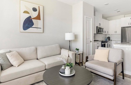 Huntsville Apartment | Landing at Laurel at Dry Creek - 1 Bedroom in E.