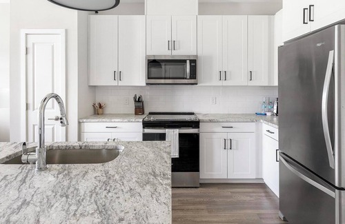 Huntsville Apartment | Landing at Laurel at Dry Creek - 1 Bedroom in E.