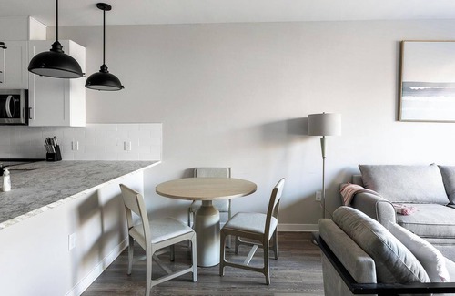 Huntsville Apartment | Landing at Laurel at Dry Creek - 1 Bedroom in E.