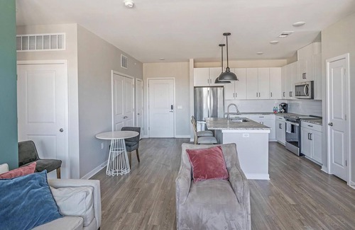 Huntsville Apartment | Landing at Laurel at Dry Creek - 2 Bedrooms in .