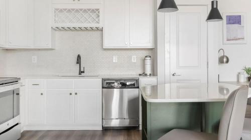 Cary Apartment | Landing at Lofts at Weston Lakeside - Cary