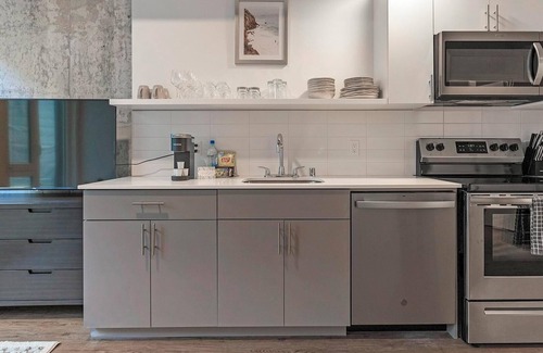 Mann Apartment | Landing at Madrone - 1 Bedroom in Central District