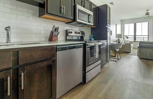 McCordsville Apartment | Landing at McCord Square - 1 Bedroom in Mc Cord.