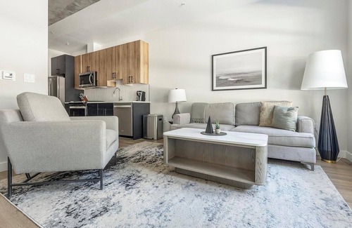 Englewood Apartment | Landing at Noble - Studio in Englewood