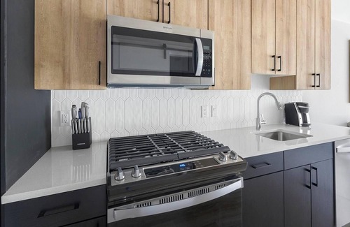 Englewood Apartment | Landing at Noble - Studio in Englewood