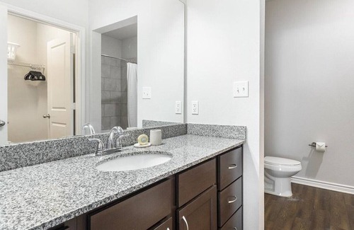 Portland Apartment | Landing at Northshore Place Apartments - 2 Bedrooms in Downtown Portland
