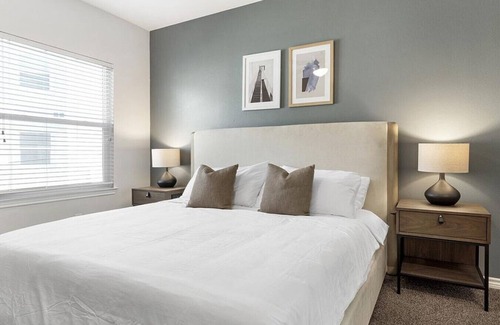 Portland Apartment | Landing at Northshore Place Apartments - 2 Bedrooms in Downtown Portland