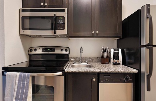 Pearl District Apartment | Landing at Pearl Studios - Studio in Northwest .