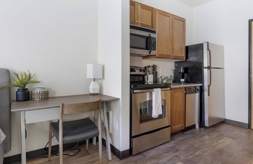 Pearl District Apartment | Landing at Pearl Studios - Studio in Northwest .