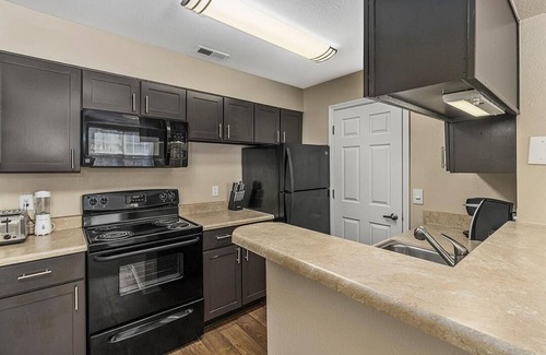 Ballwin Apartment | Landing at Reflection Cove Apartments - 1 Bedroom in Town And Country
