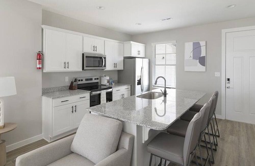 Madison Apartment | Landing at Sanctuary at Indian Creek - 2 Bedrooms in Madison