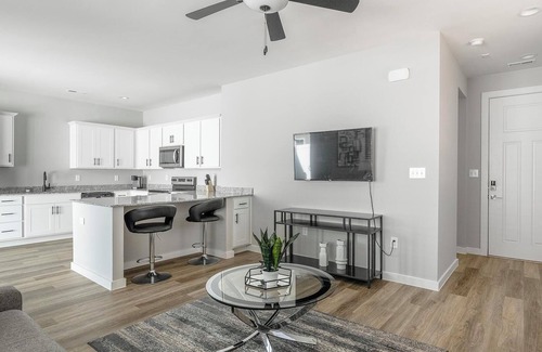 Madison Apartment | Landing at Sanctuary at Indian Creek - 1 Bedroo.