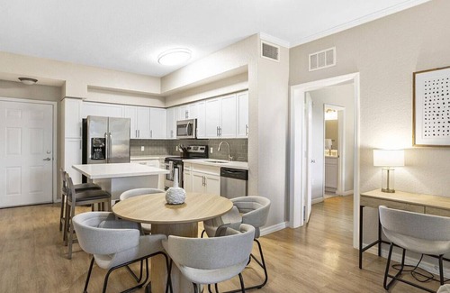 Sunrise Apartment | Landing at Solero Plantation - 2 Bedrooms in Downtown Plantation