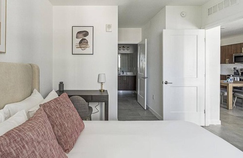 Overtown Apartment | Landing at Soleste Spring Gardens - 2 Bedrooms in Overtown
