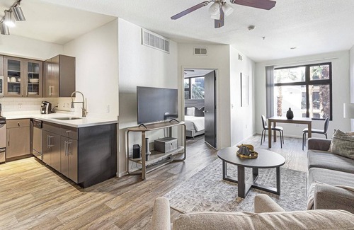 Tempe Apartment | Landing at Ten01 On The Lake - Studio in Tempe