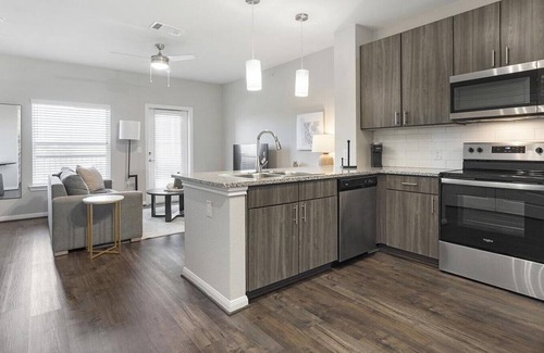 Stone Oak Apartment | Landing at The Abbey at Sonterra - 1 Bedroom in Stone Oak