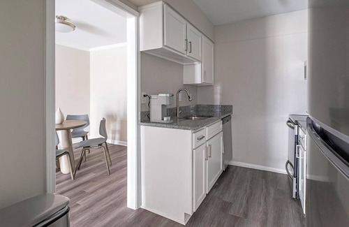 Homewood Apartment | Landing at The Brookwood - 1 Bedroom in Downtow.