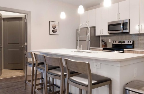 Home Park Apartment | Landing at The Brady - 1 Bedroom in Home Park