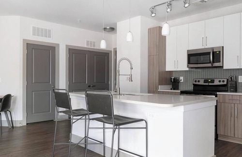Home Park Apartment | Landing at The Brady - 1 Bedroom in Home Park