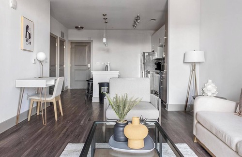 Home Park Apartment | Landing at The Brady - Studio in Home Park