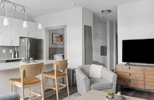 Home Park Apartment | Landing at The Brady - Studio in Home Park