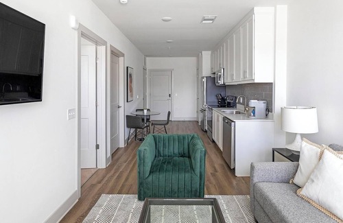 Huntsville Apartment | Landing at The Gallery - 1 Bedroom in West Hunt.