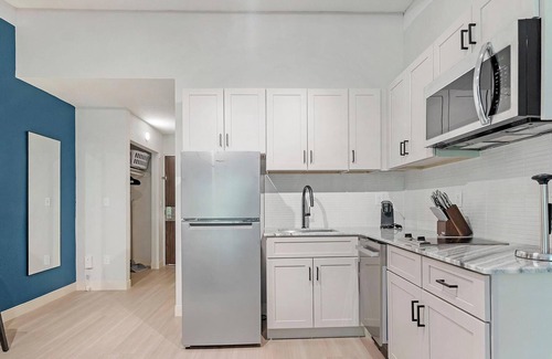 Northeast Raleigh Apartment | Landing at The Harrison - Studio in Northeast R.