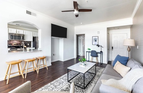 Downtown Fort Worth Apartment | Landing at The Henderson - 1 Bedroom in Downtow.